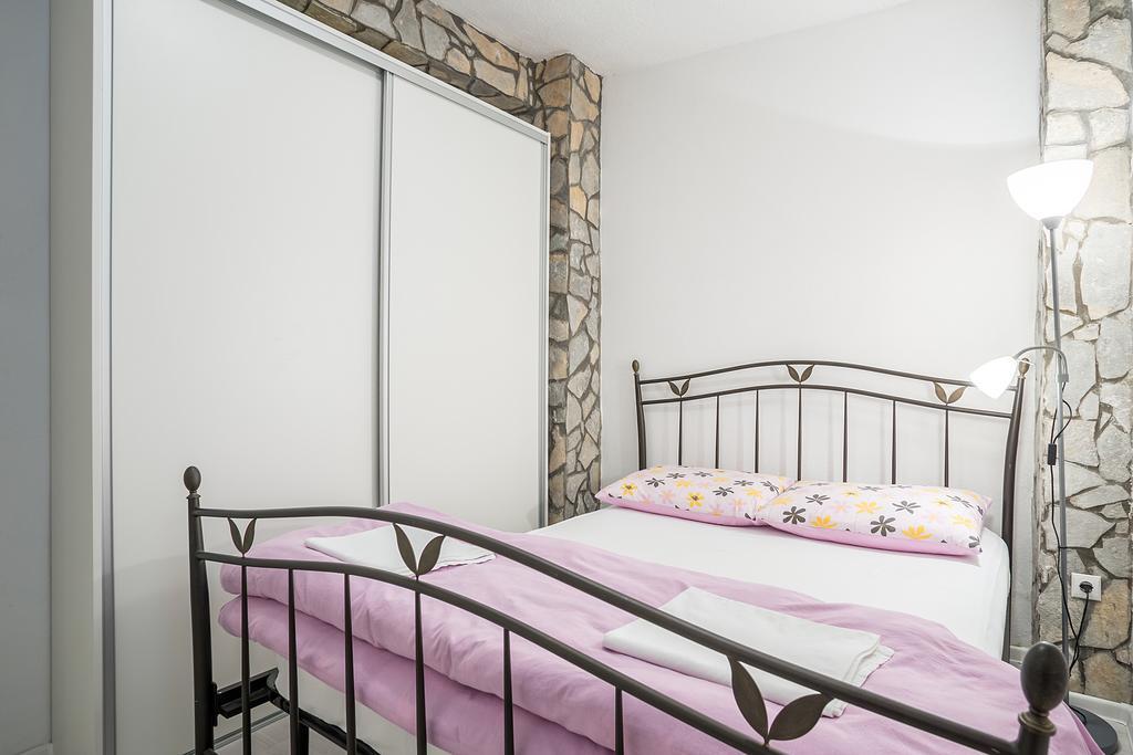 Apartma Sara