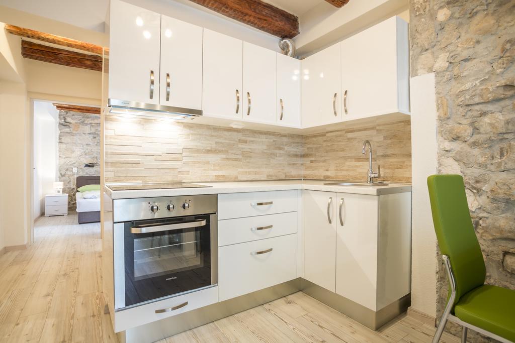 Apartma Sara